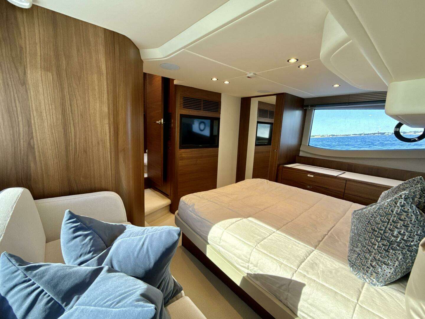 2026 Princess F50 - Image 27