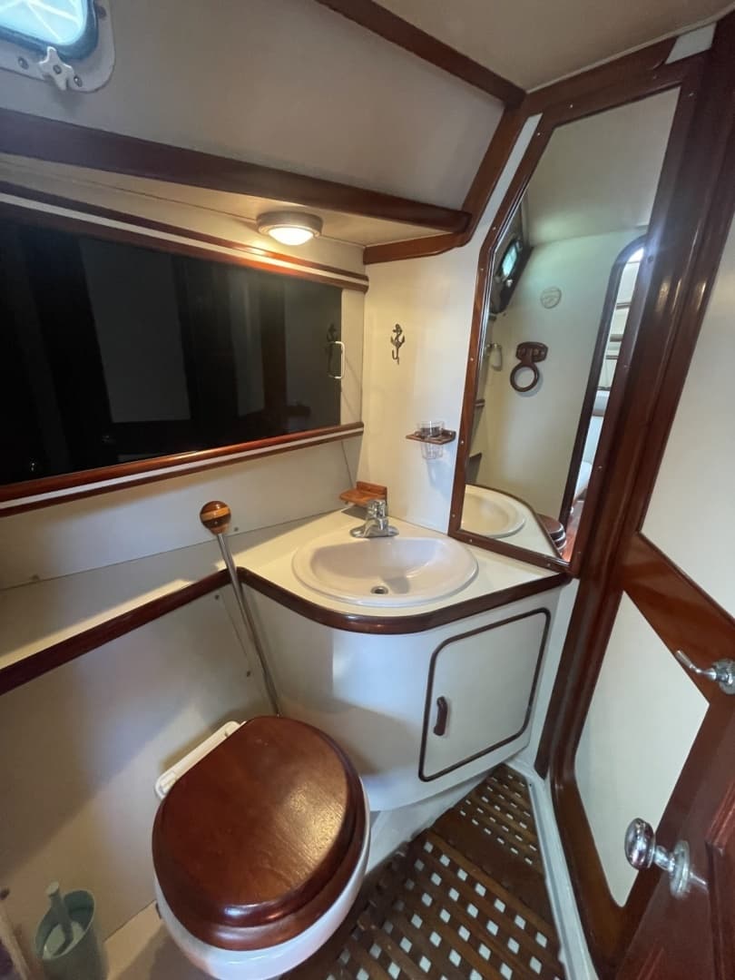 1986 Gulfstar Hirsch 45 - Image 24