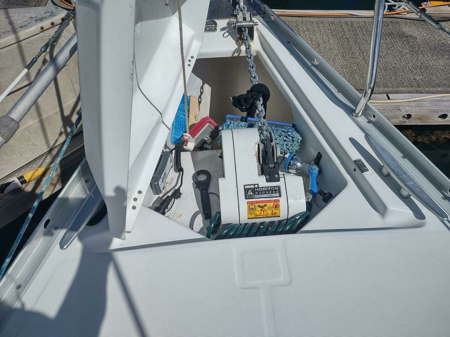 2004 Beneteau 393 - Image 4