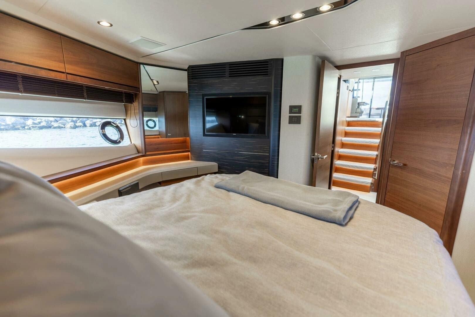 2019 Princess S65 - Image 37