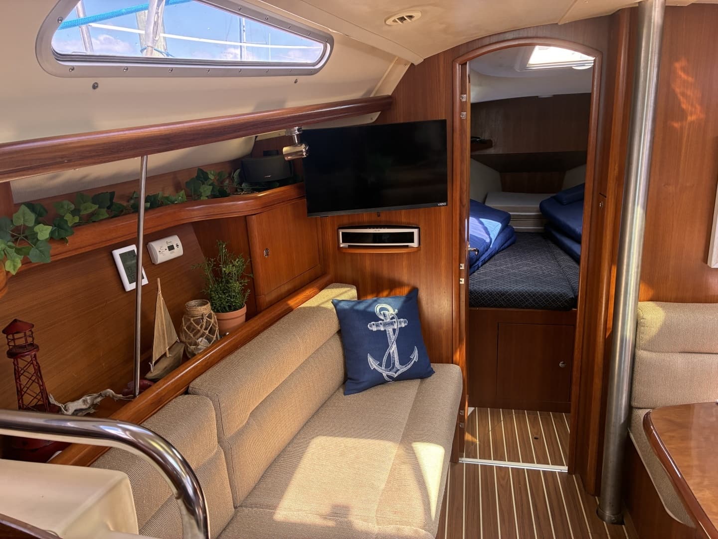 2008 Hunter 38 - Image 11