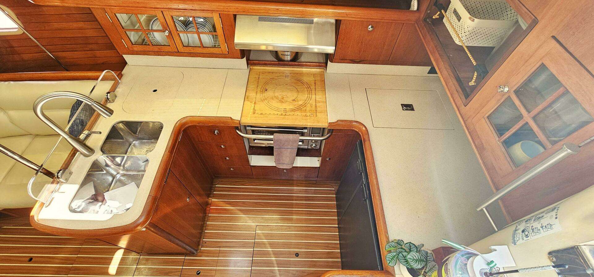 2007 Hunter 45 CC - Image 8