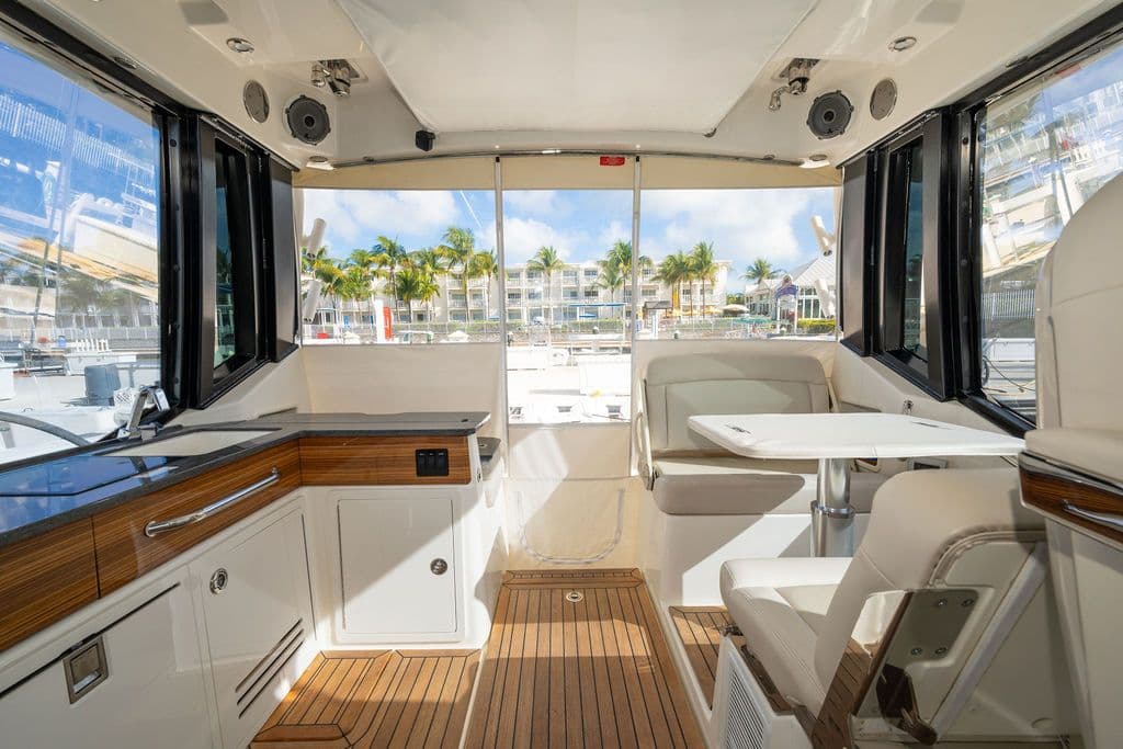 2023 Boston Whaler 405 Conquest - 24
