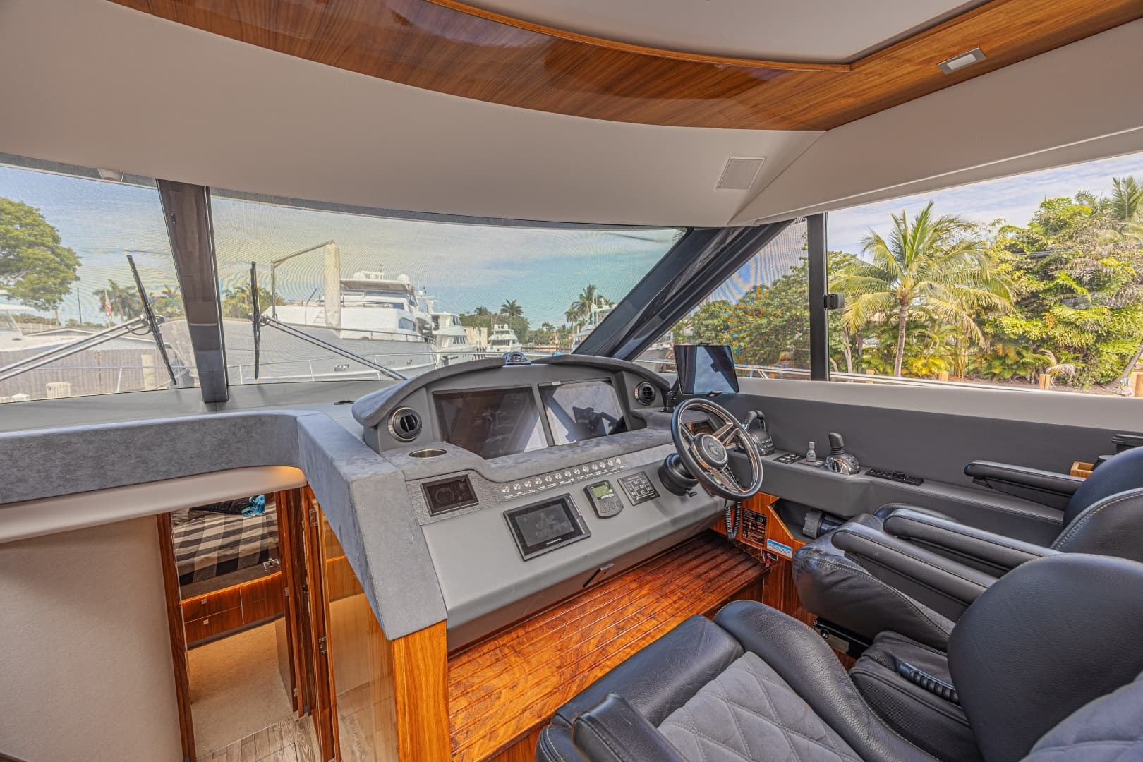 2021 Riviera 6000 Motor Yacht - Image 28