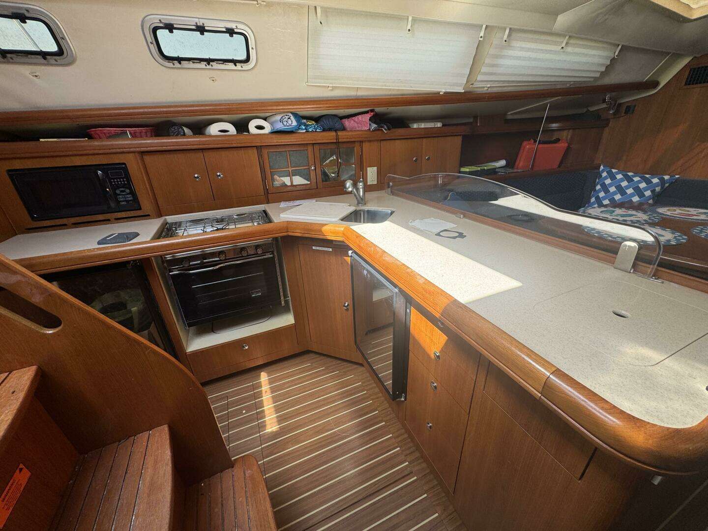 2004 Hunter — - Image 24