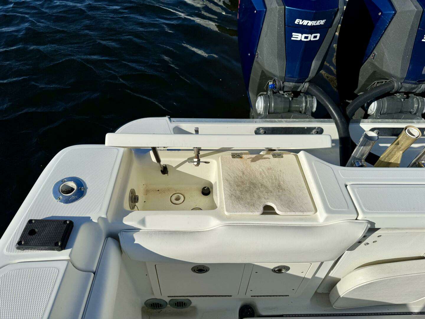 2004 Hydra-Sports Vector 3300 CC - Image 27