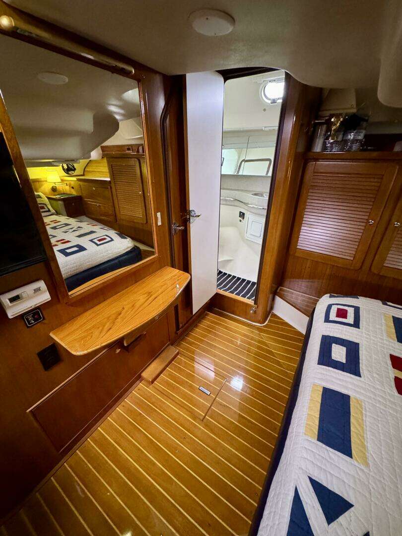 2005 Catalina 470 - Image 39