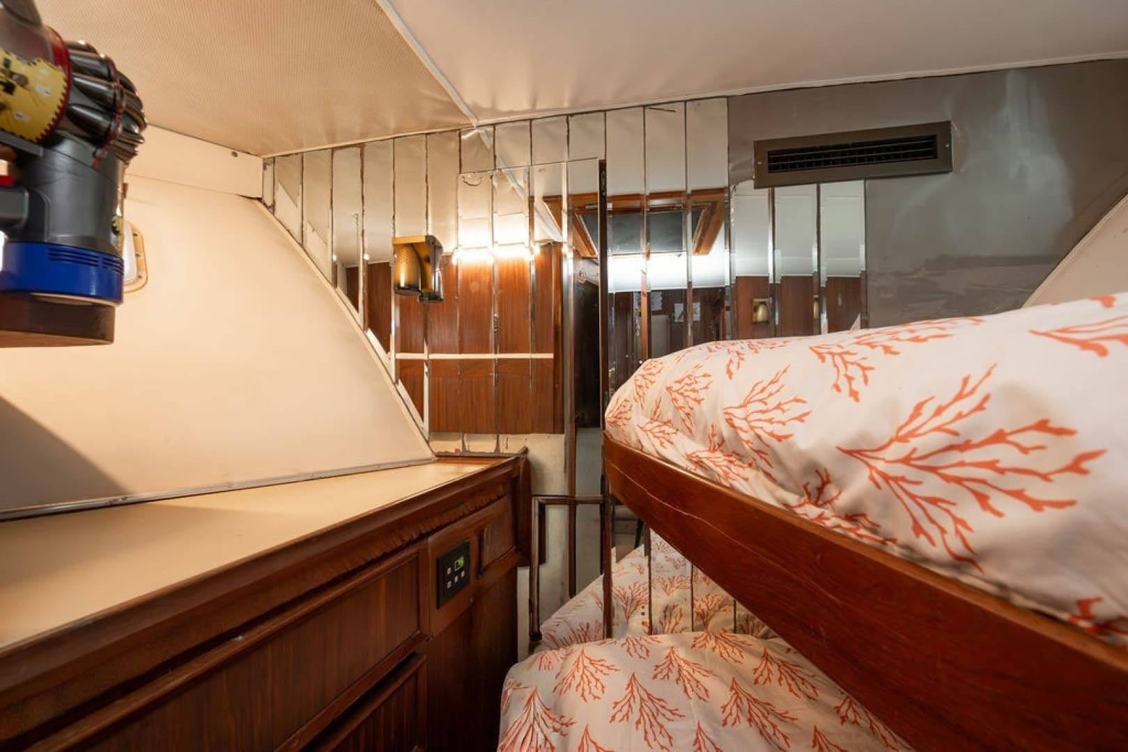 1979 Hatteras Yacht Fish - Image 35