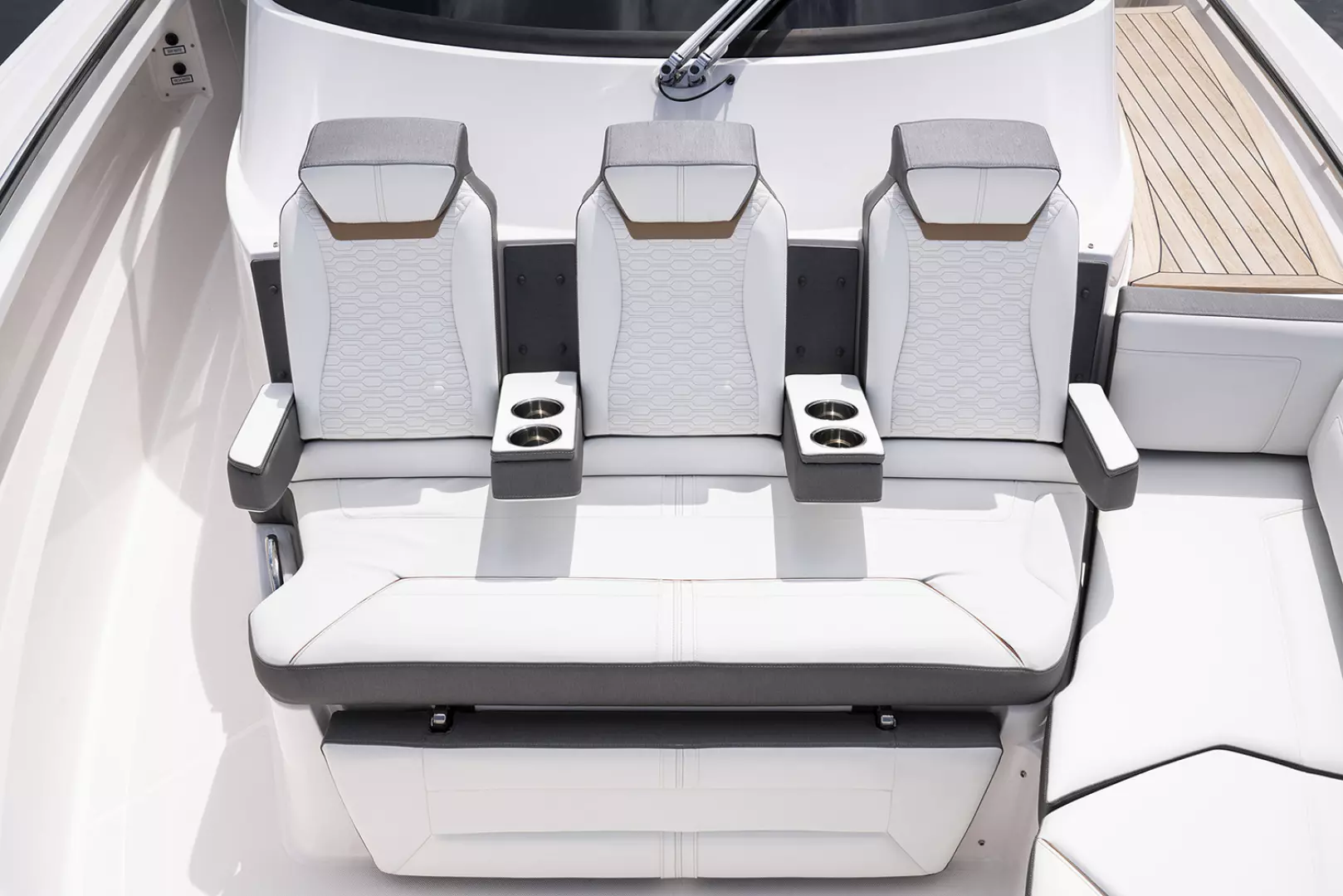 2021 Tiara Yachts 43LS - Image 15