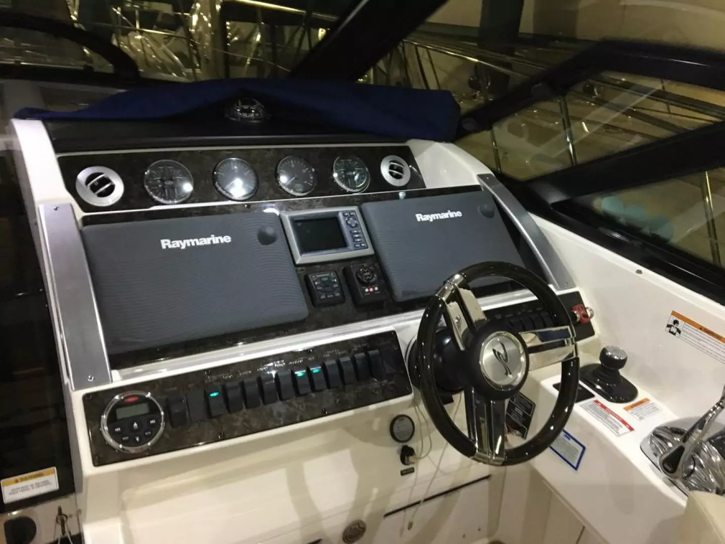 2013 Sea Ray Sundancer - Image 26