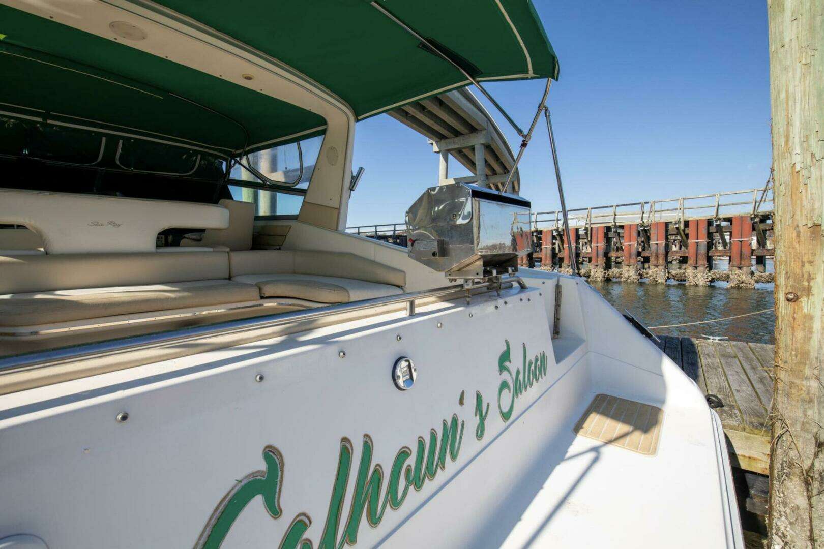 1990 Sea Ray 420 Sundancer - Image 12