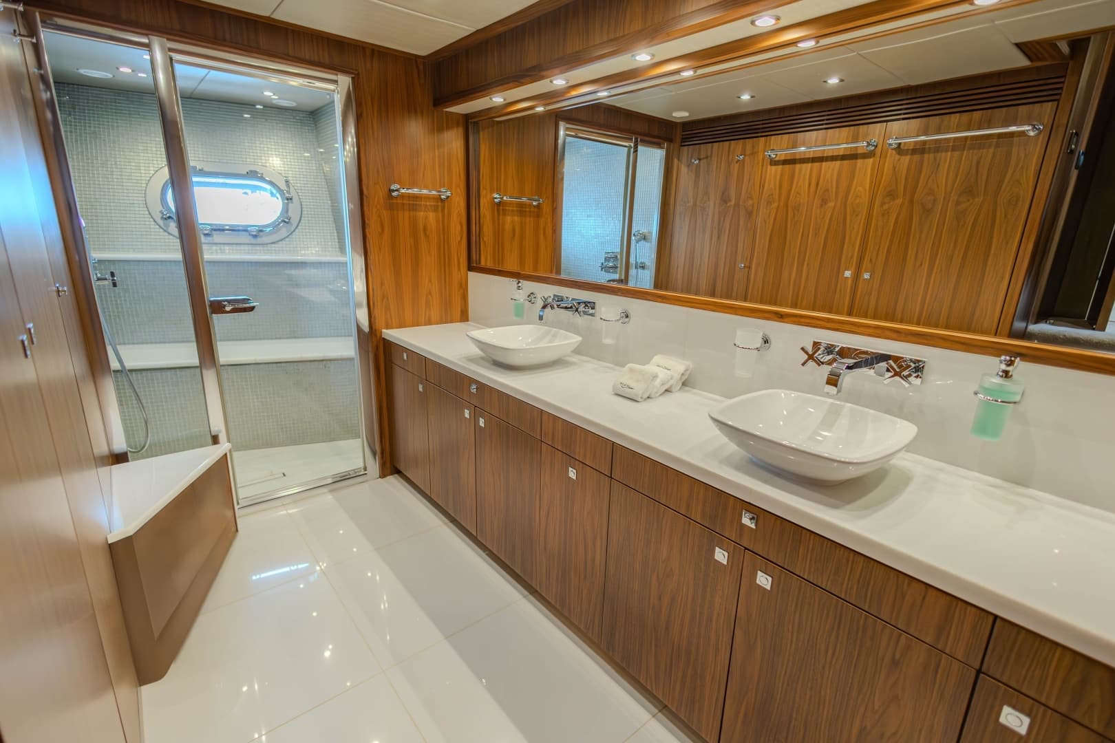 2014 Sunseeker 131 - Image 52