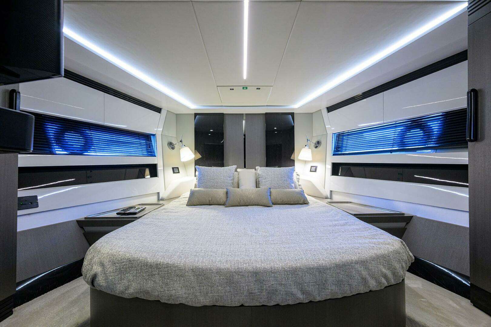 2019 Azimut S7 - Image 109