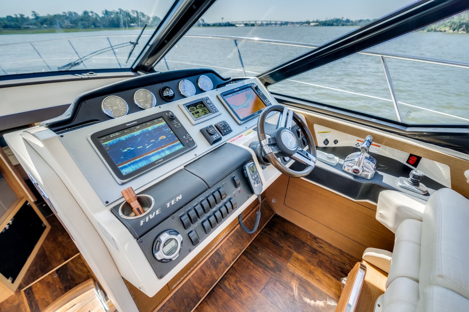 2013 Sea Ray 510 SUNDANCER - Image 66