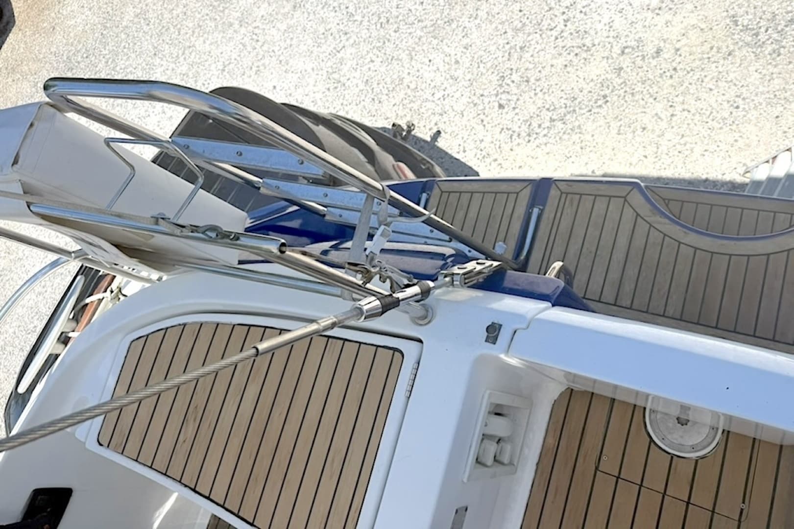2001 Beneteau — - Image 23
