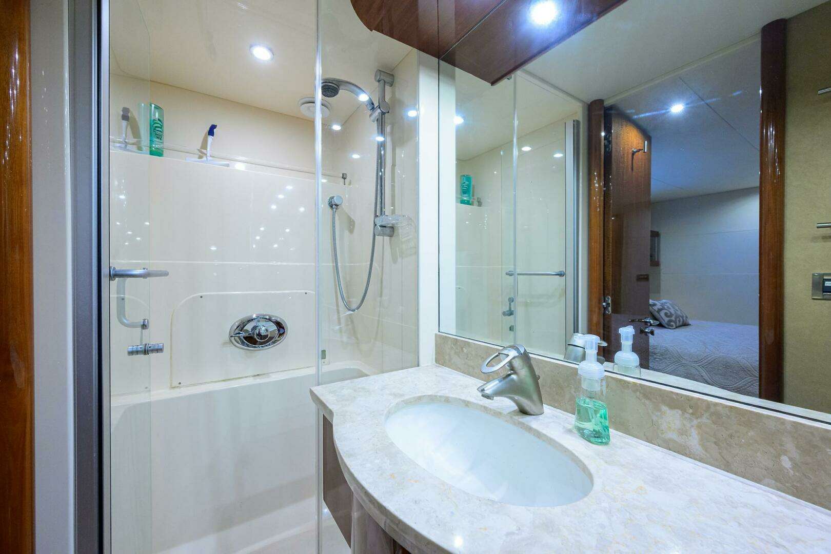 2007 Lazzara Yachts 80 Enclosed - Image 30