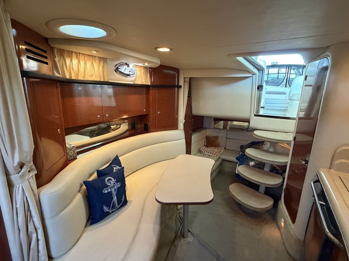 2003 Sea Ray 320 Sundancer - Image 9