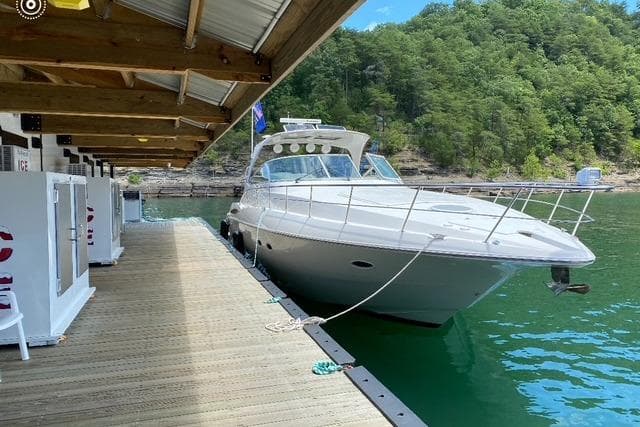 2003 Cruisers Yachts 4370 Express