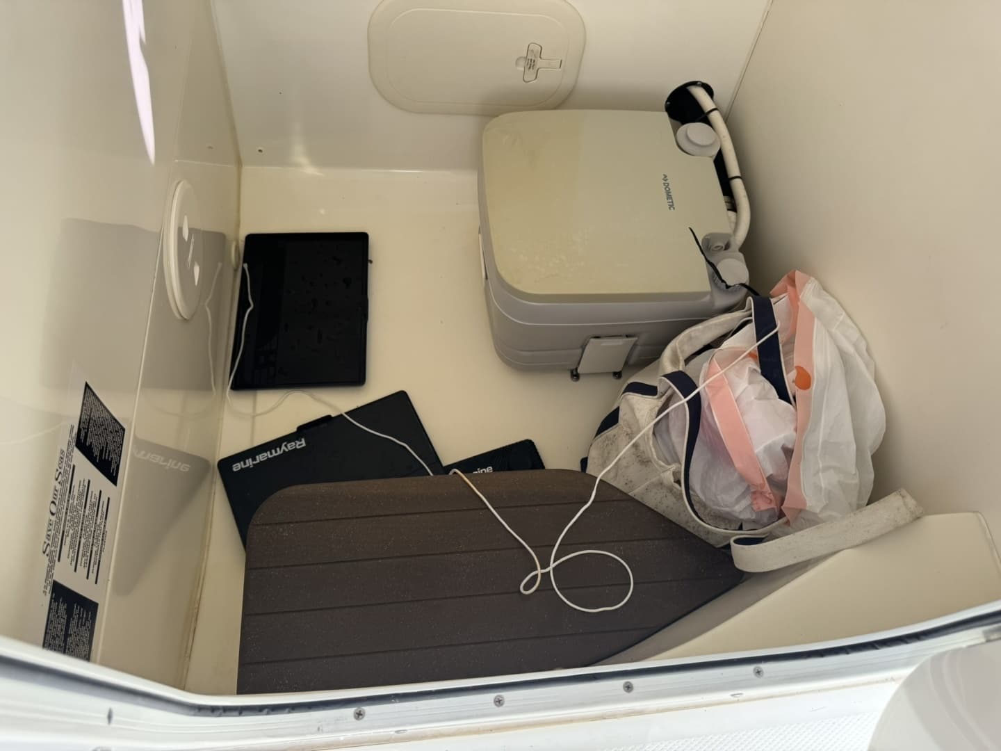 2019 Boston Whaler 270 Dauntless - Image 34