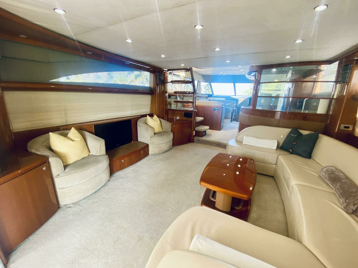2006 Viking Princess Sport Cruiser - Image 5