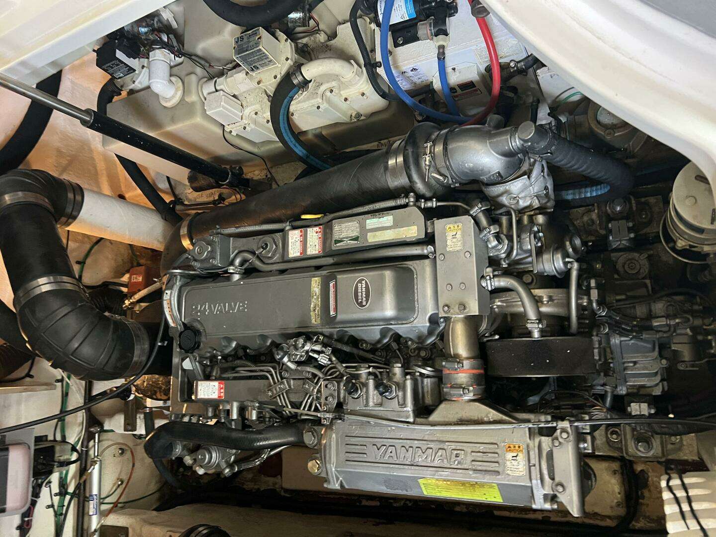 2006 Sea Ray Sundancer (Diesel Engines) - Image 12