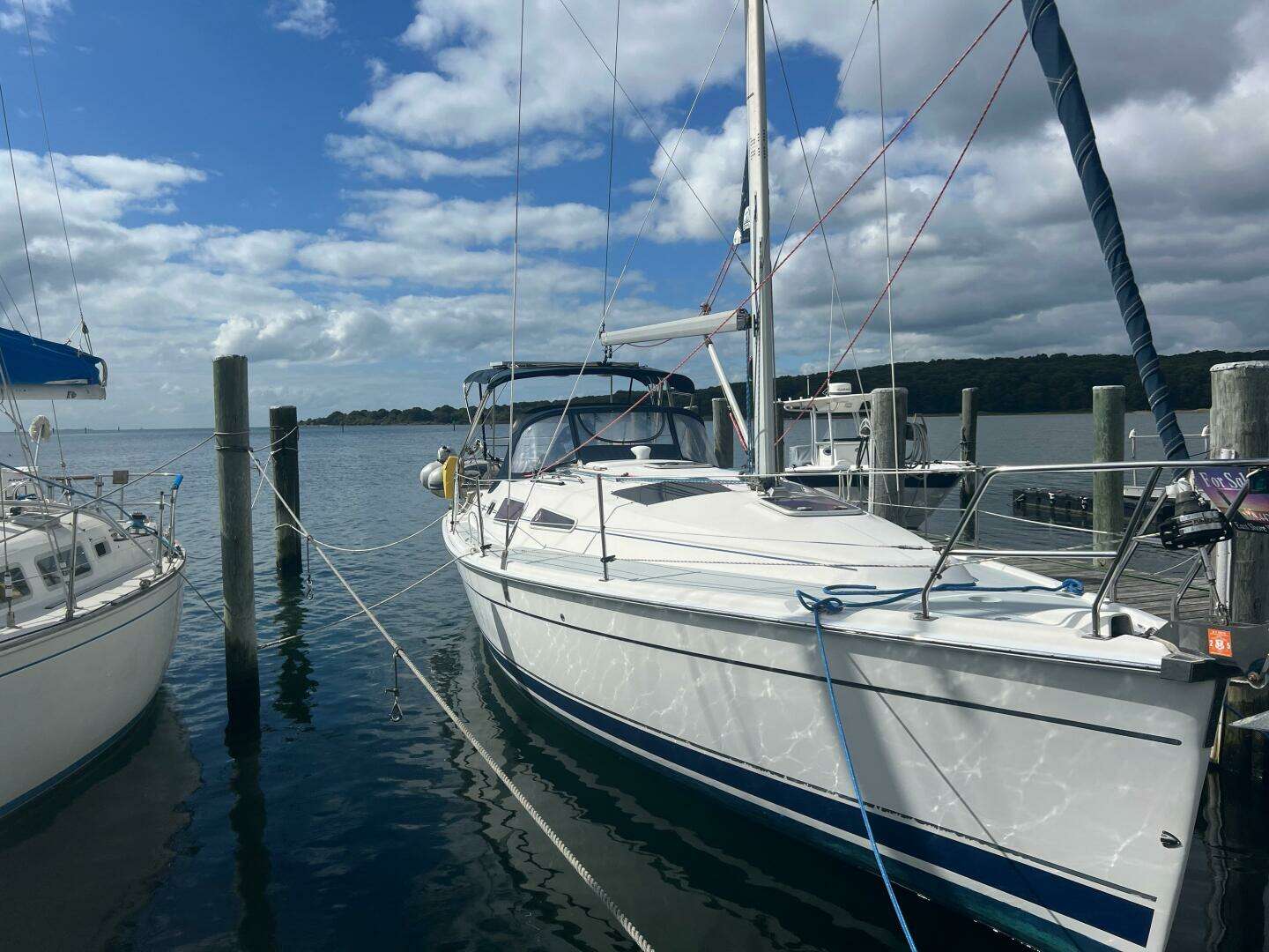 2004 Hunter 33-2 - Image 2