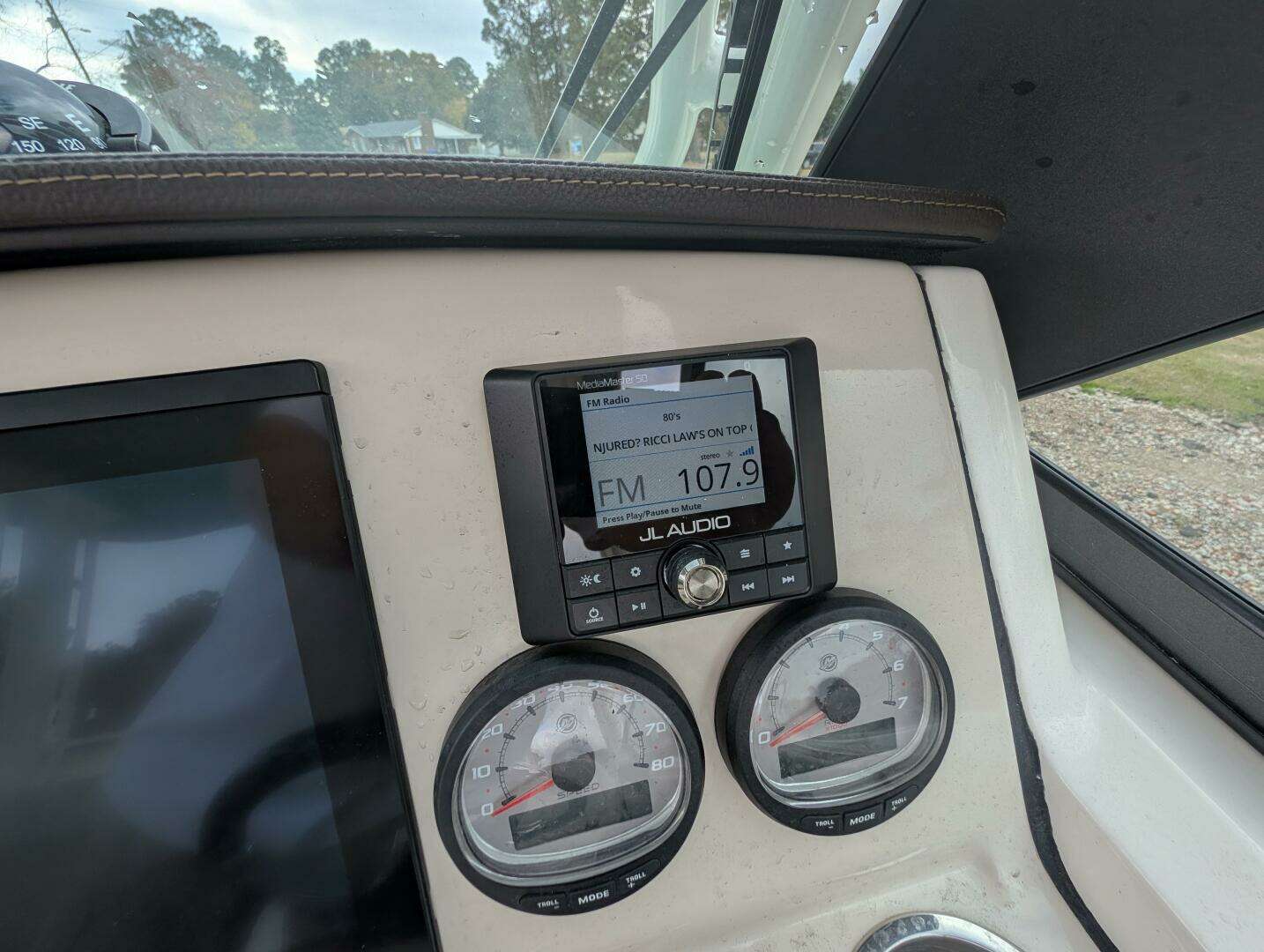 2023 Boston Whaler 240 Vantage - Image 84