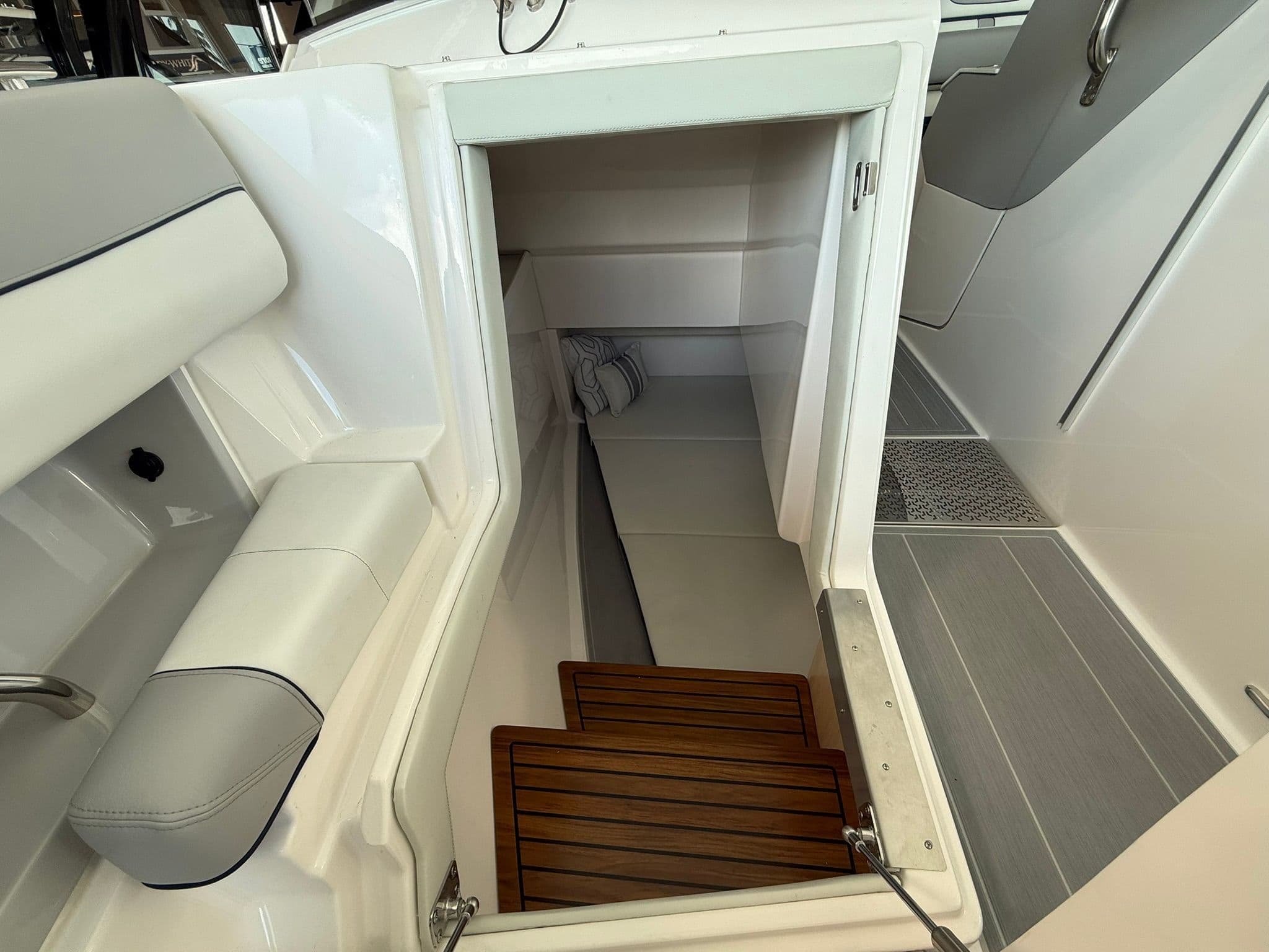 2026 REGAL LX36 - Image 51