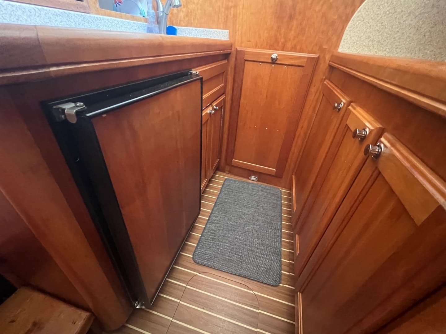 2006 Mainship 34 Trawler - Image 56