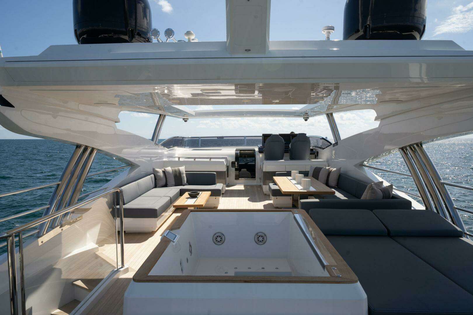 2020 Pearl 95 - Image 32