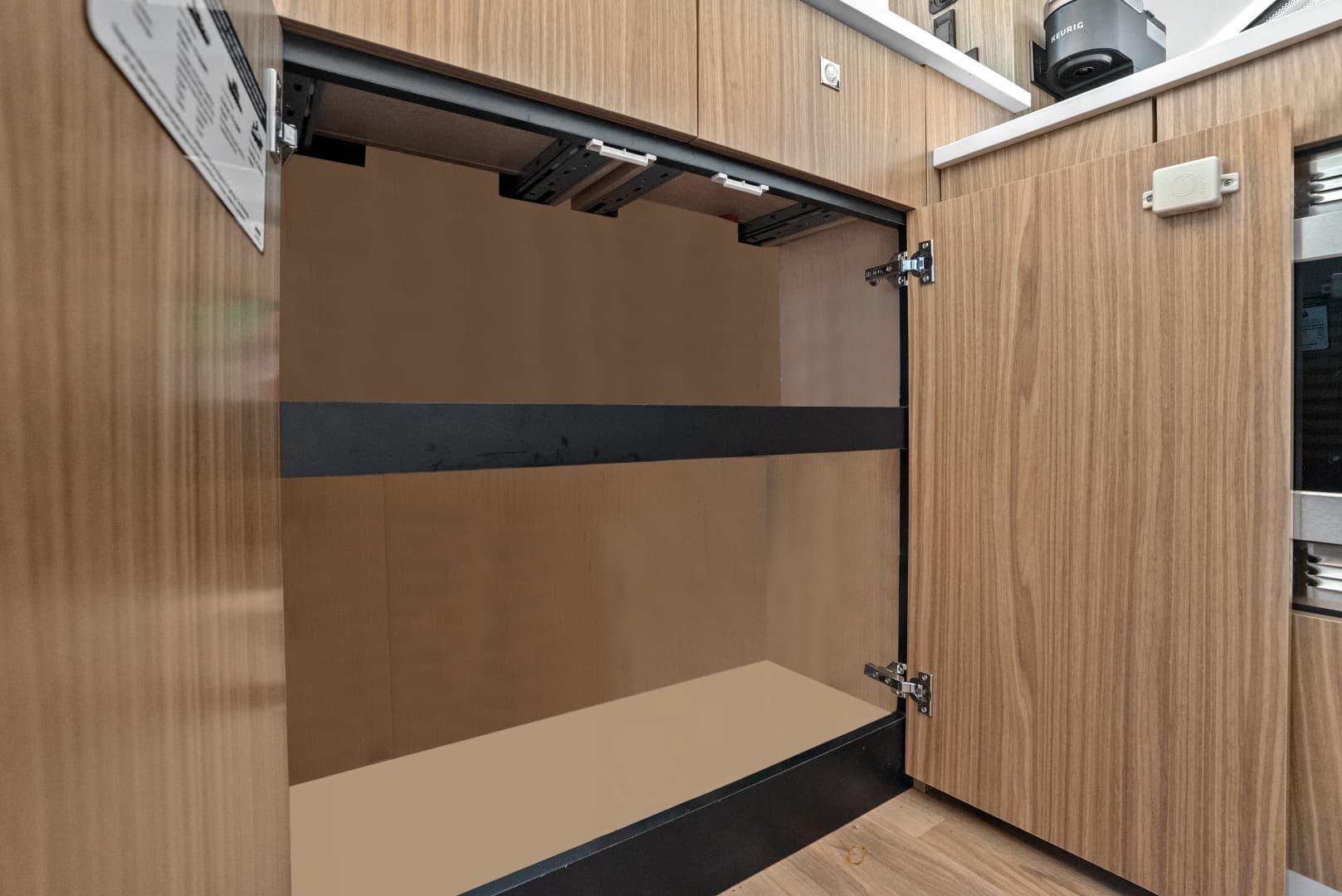 2025 Cruisers Yachts 50 Cantius - Image 29