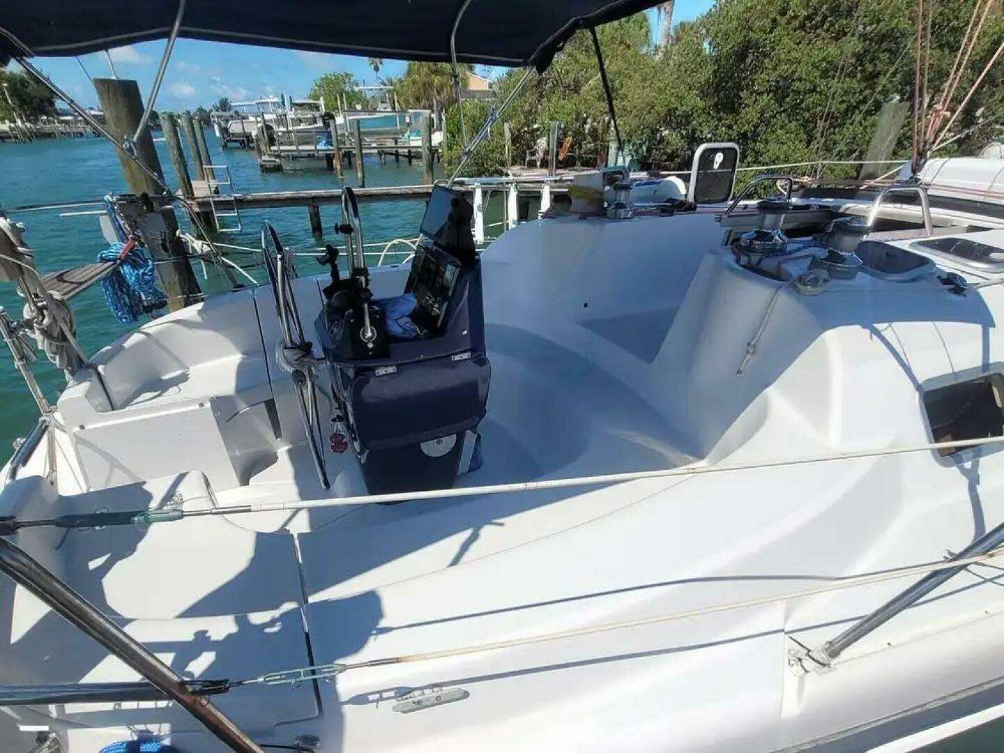 1997 Hunter 376 - Image 19