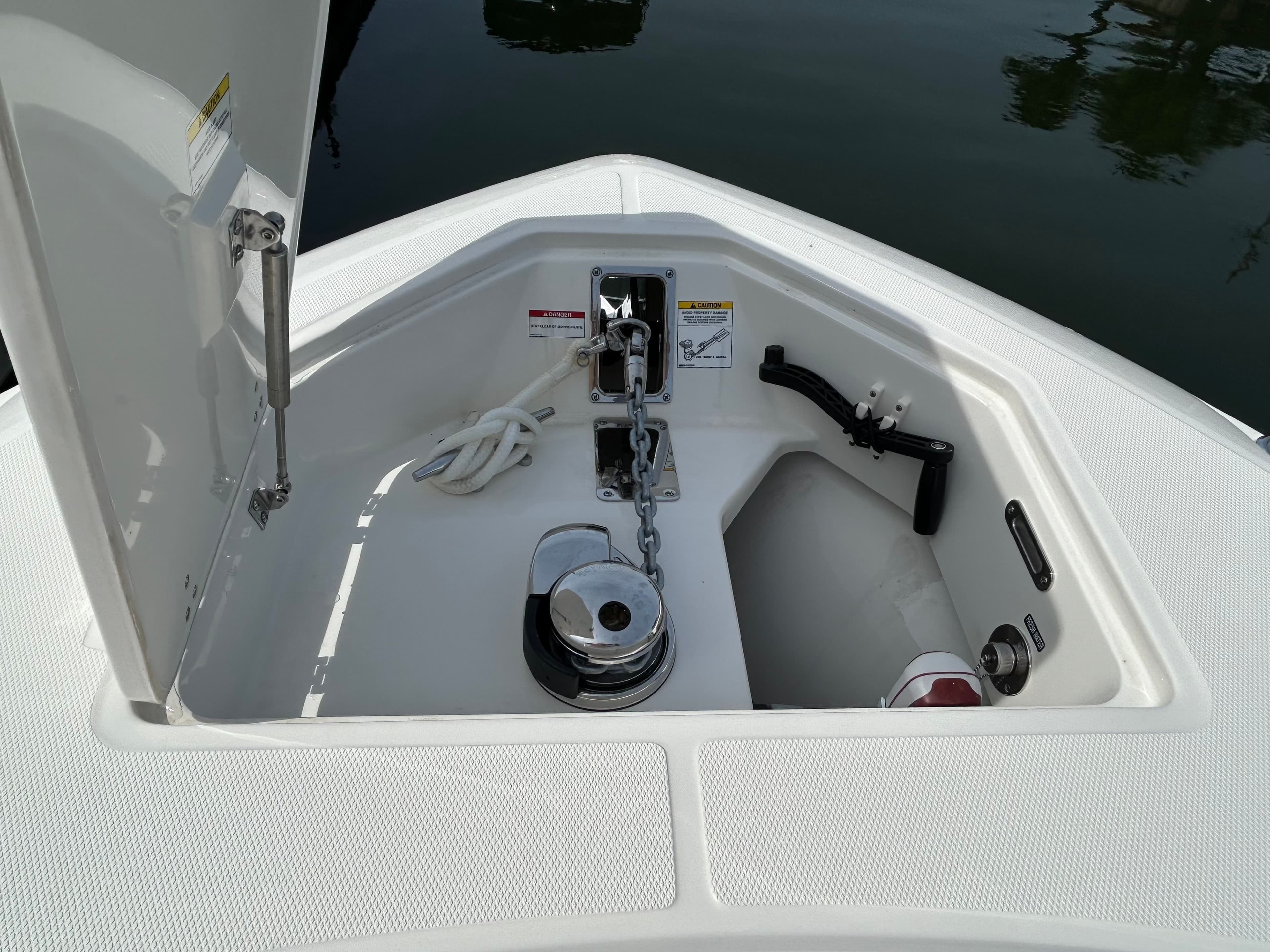 2026 Boston Whaler 280 Outrage - 40
