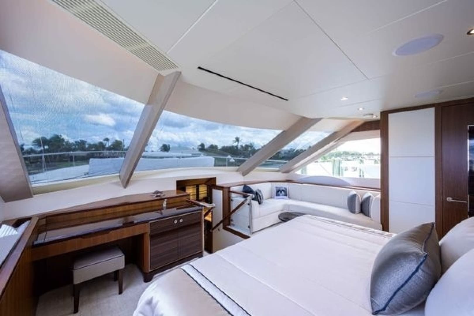 2019 Ocean Alexander Motoryacht 100 - Image 37