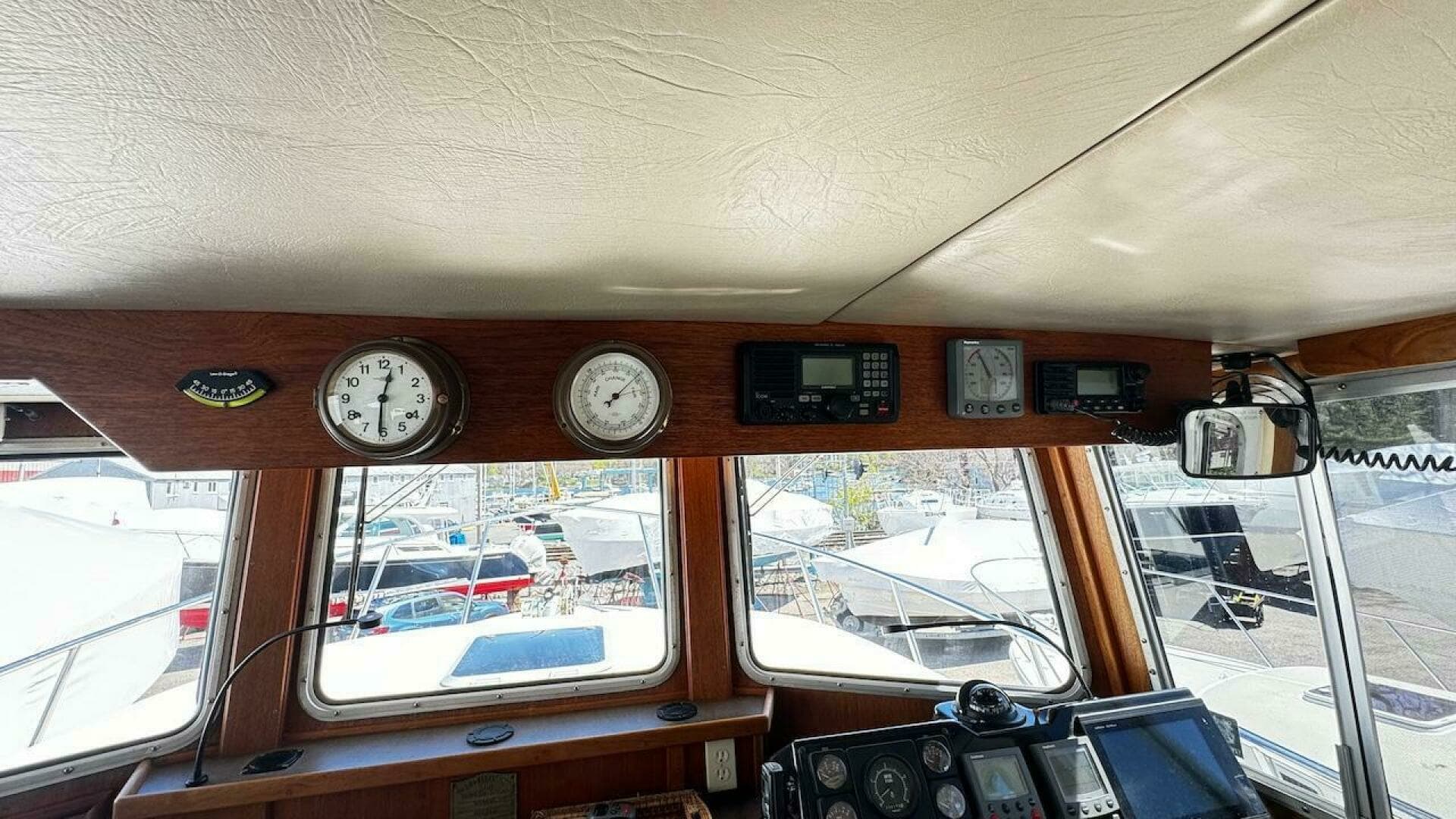 2001 American Tug 34 - Image 24