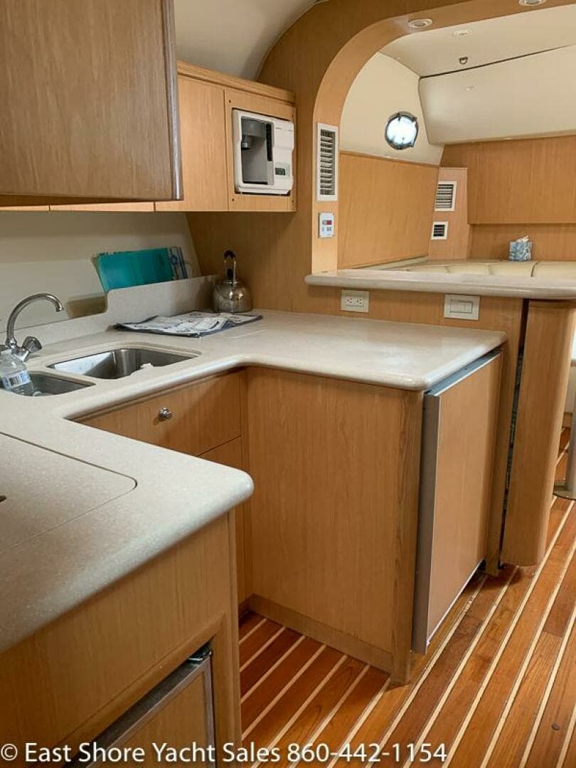 2003 Tiara Yachts 4000 Express - Image 16