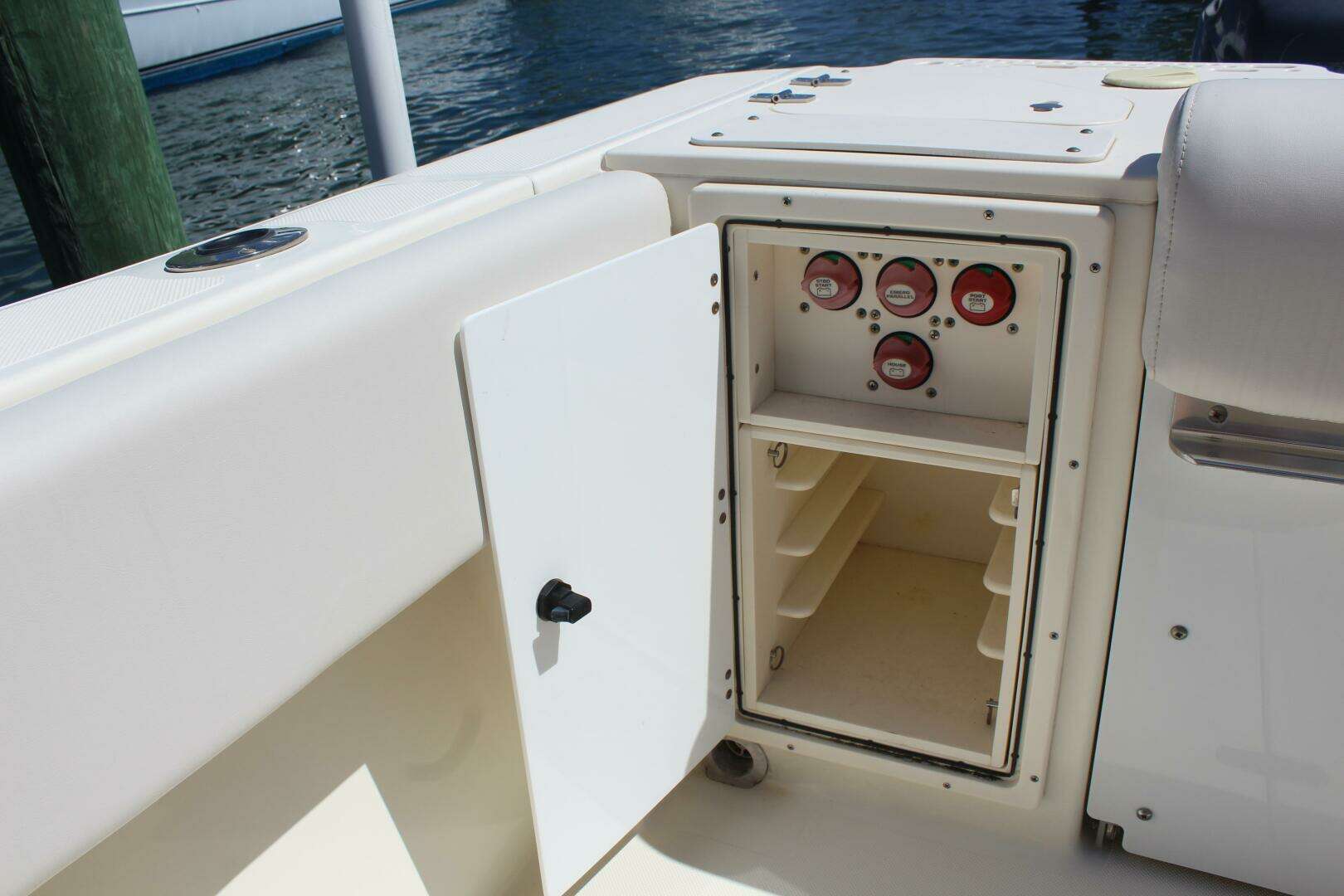 2008 Pursuit 3100 Sport - Image 16