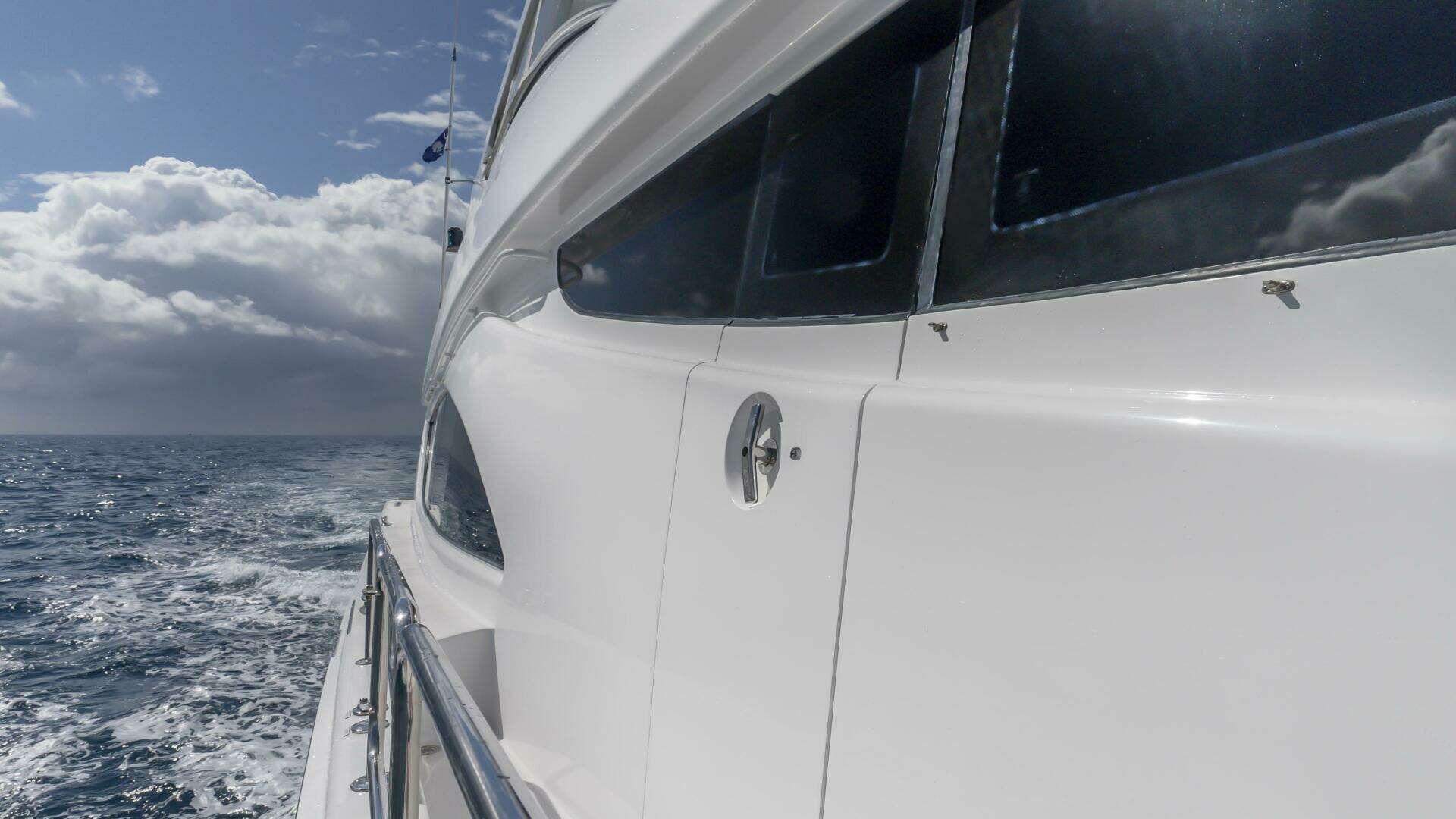 2007 Hatteras 80 - Image 21