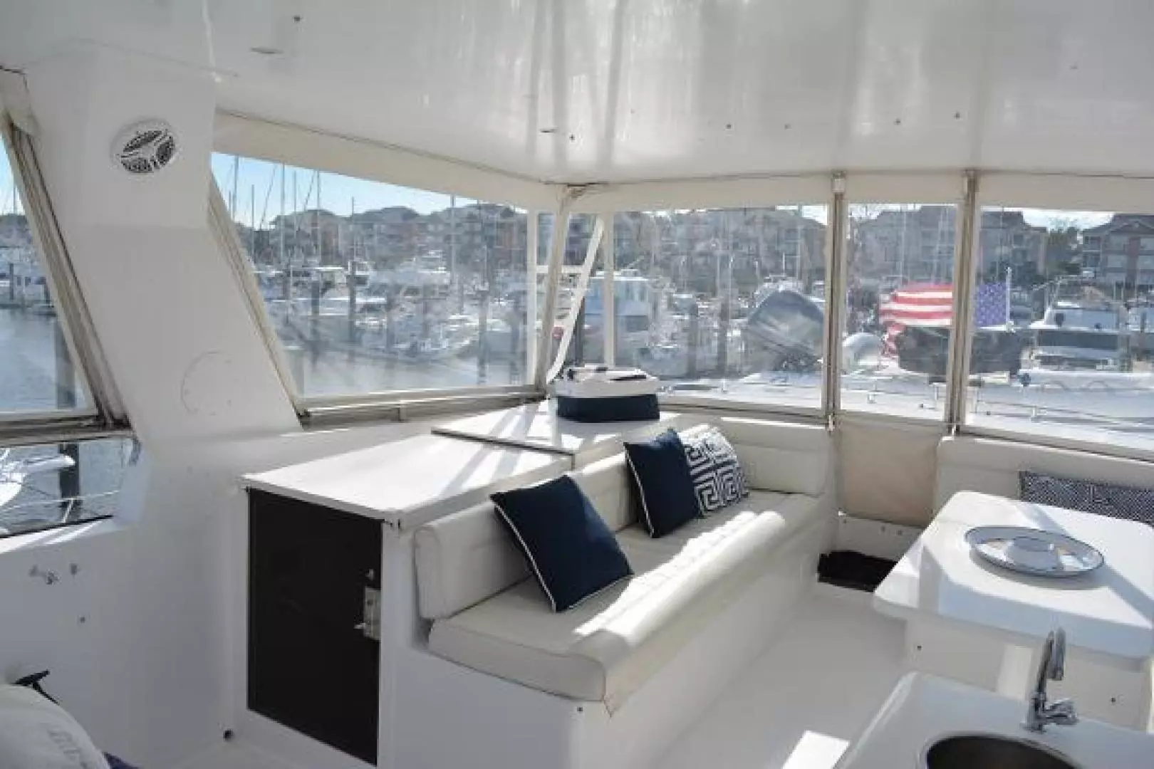 1989 Viking Motor Yacht - Image 26
