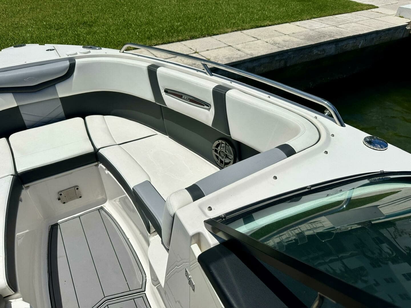 2022 Chaparral 267 SSX OB - Image 15