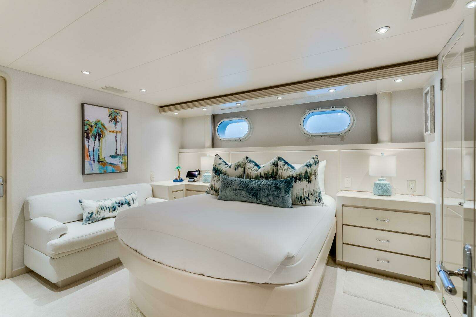 2001 Westship Skylounge - Image 28