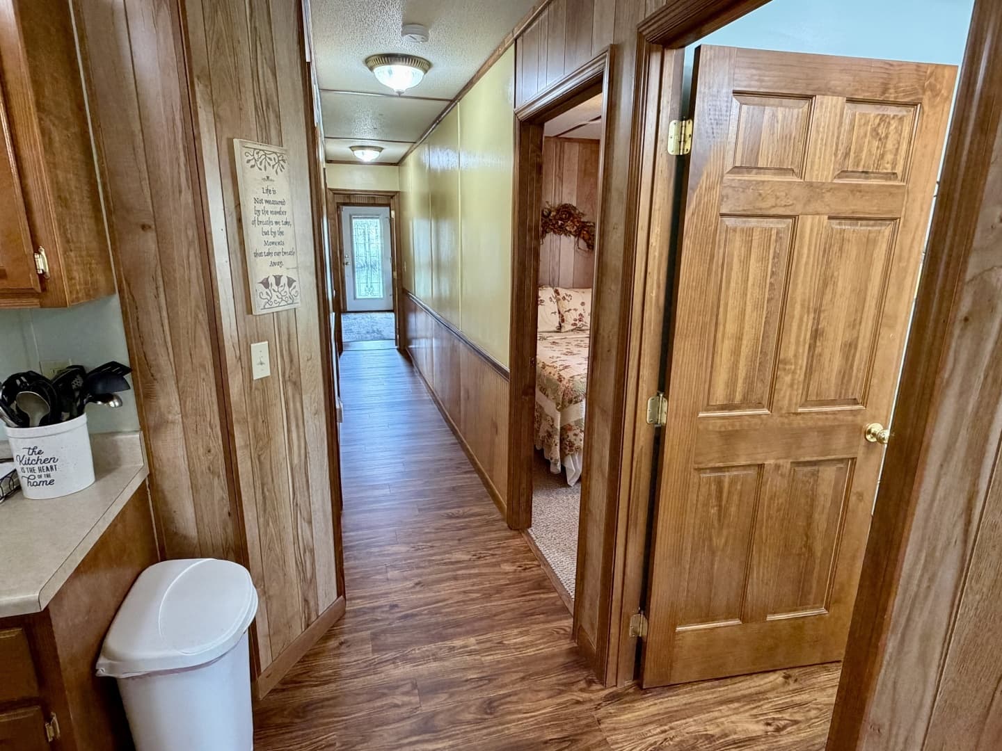 2002 Custom 20 x 53 Floating Cabin - Approx 999/sqft - Image 41
