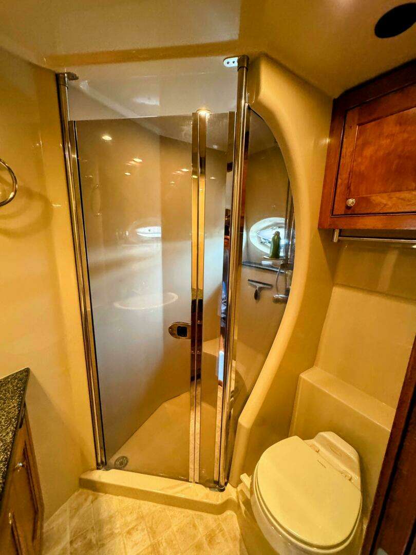 2005 Cruisers Yachts 540 Express - Image 56