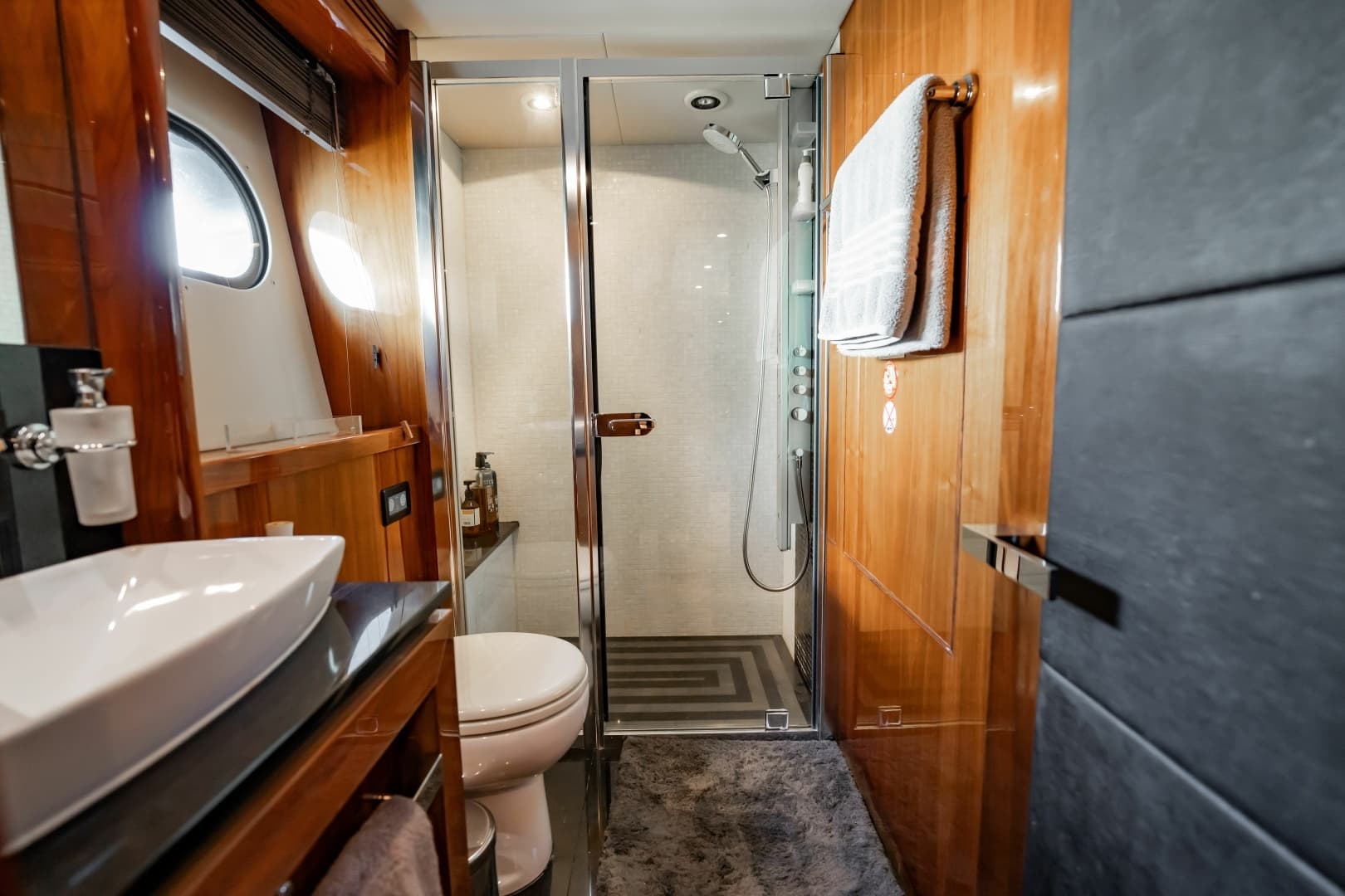 2010 Sunseeker 34 Metre Yacht - Image 66
