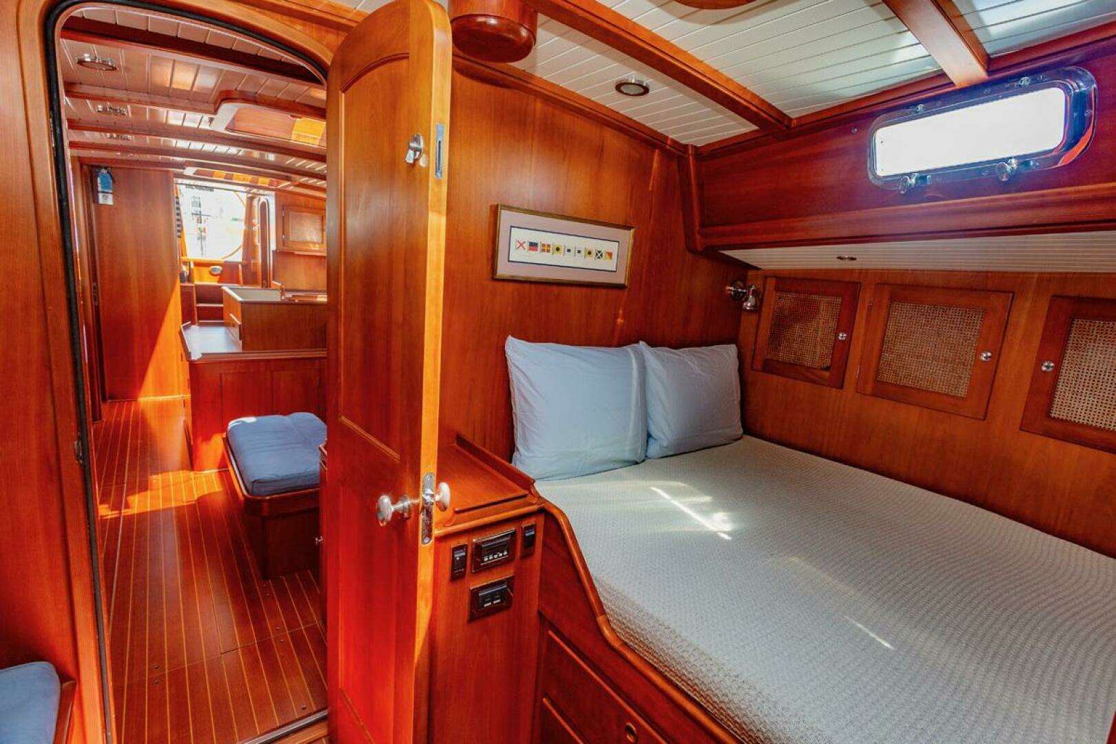 1998 Alden Custom 63 - Image 25