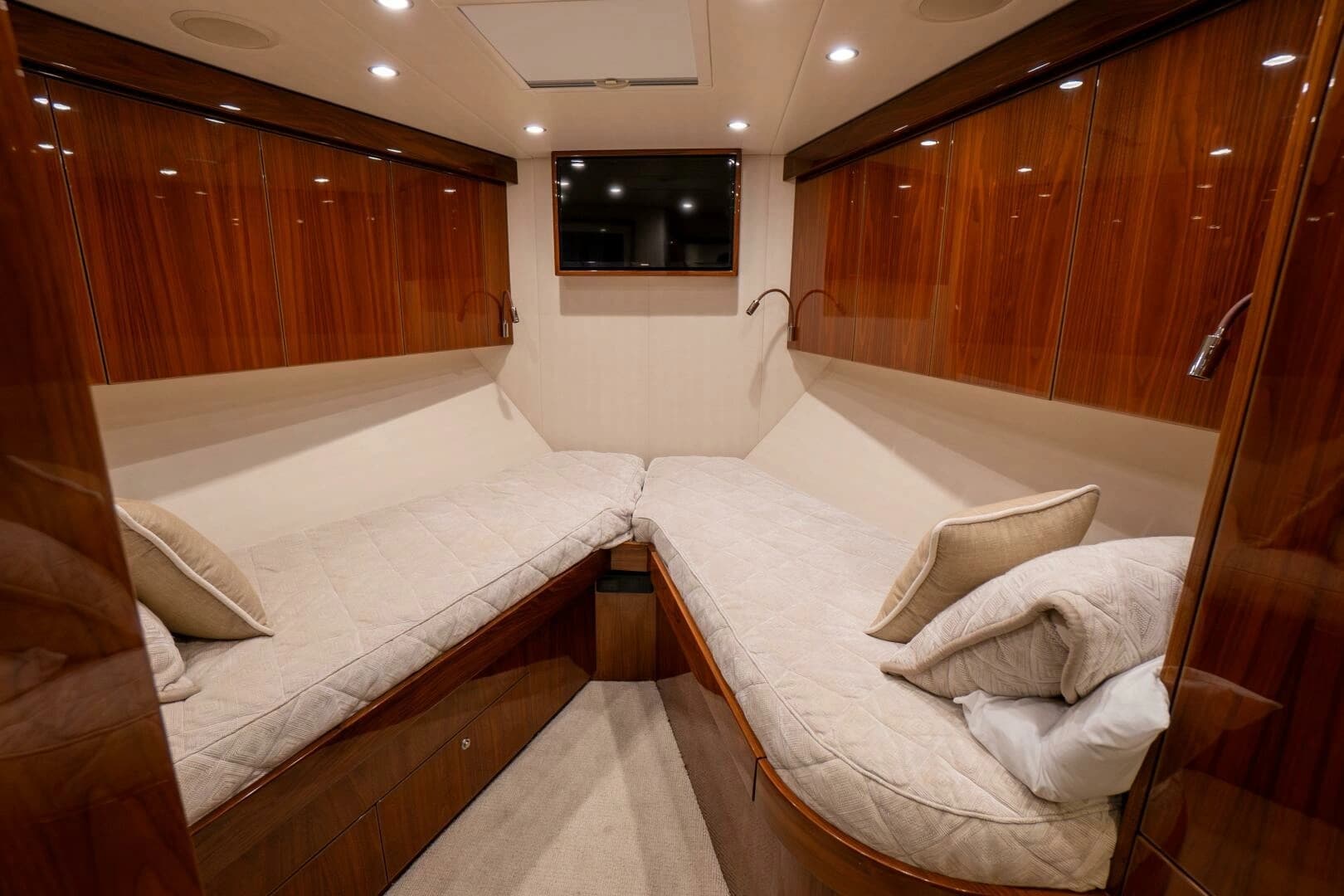 2021 Viking 72 Enclosed Bridge - Image 24