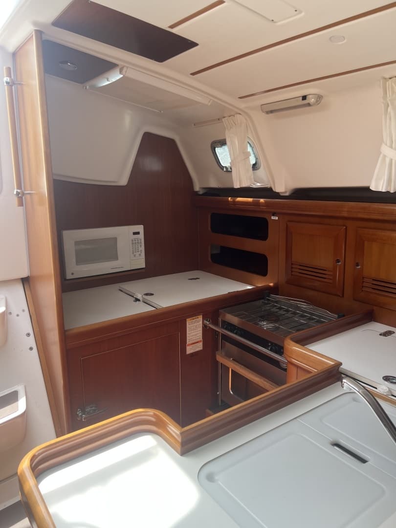 2002 Beneteau Oceanis 361 - Image 3