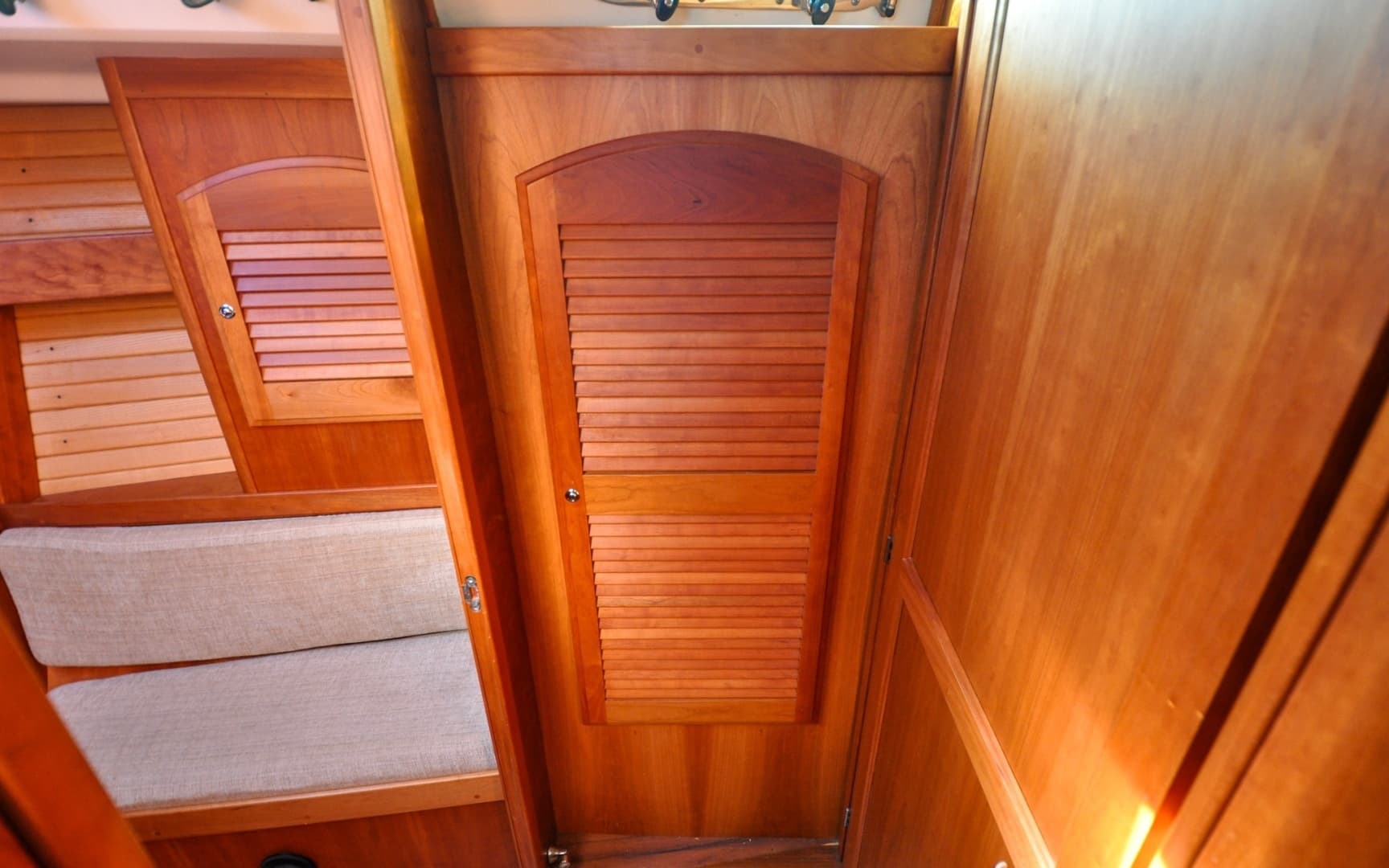 2004 Sabre 426 - Image 67
