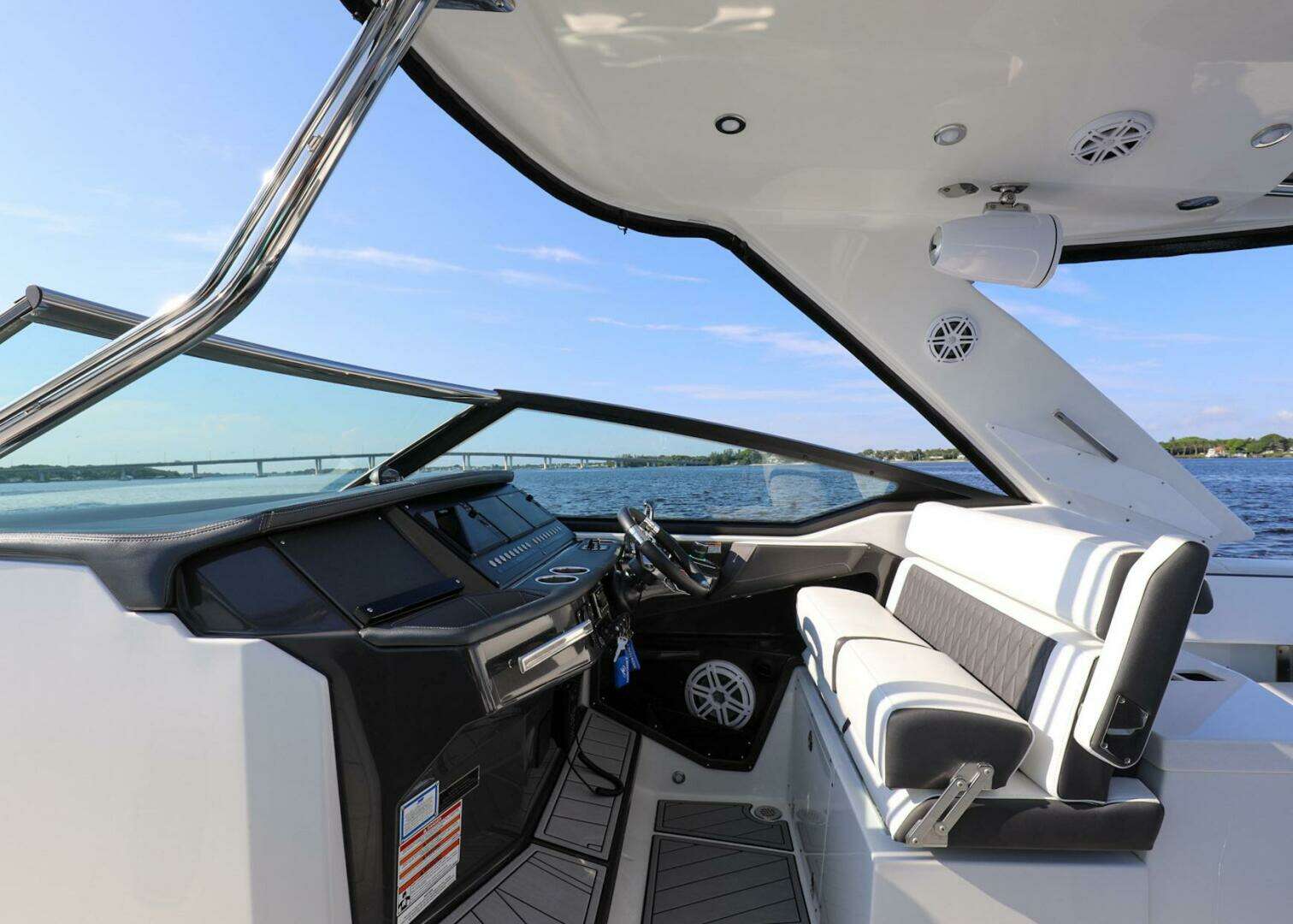 2023 Monterey 385 Super Sport - Image 20