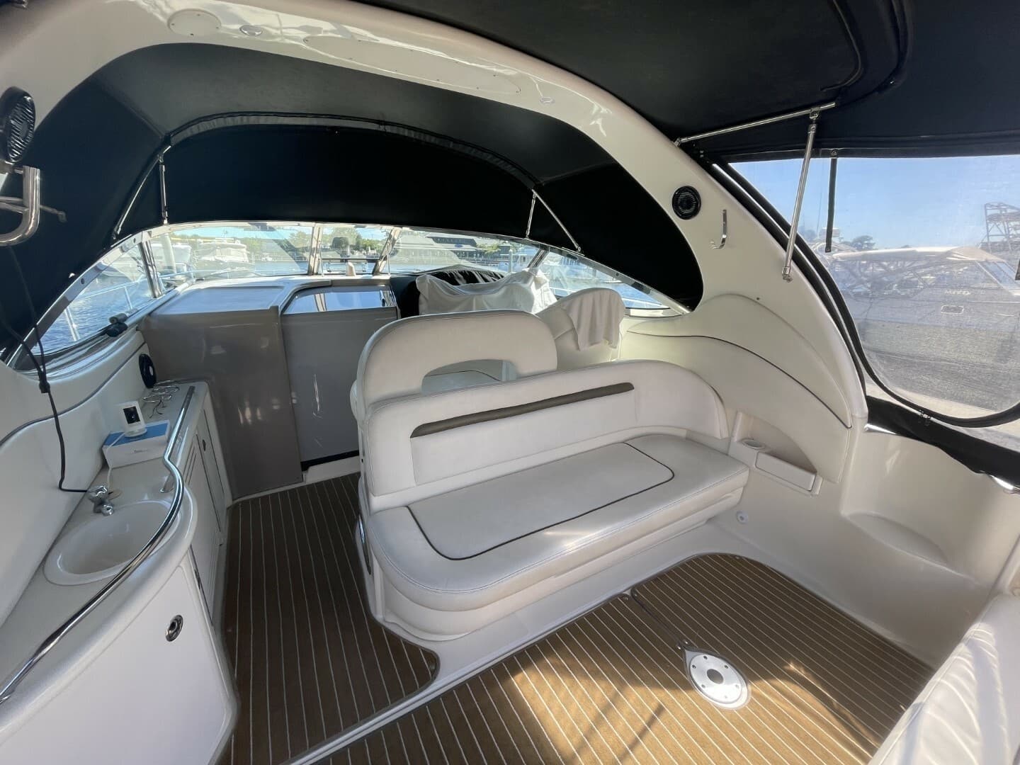 2006 Sea Ray 360 Sundancer - Image 7